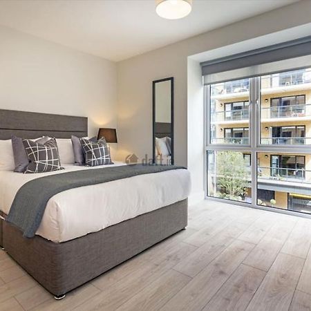 Modern Sandyford Bedroom Kültér fotó